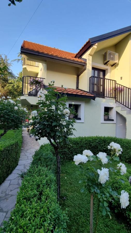 Apartman L&M Цетине Экстерьер фото